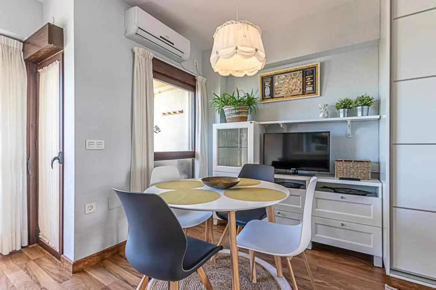 Encantador Apartamento En Primera Linea De Playa Benalmádena Zewnętrze zdjęcie