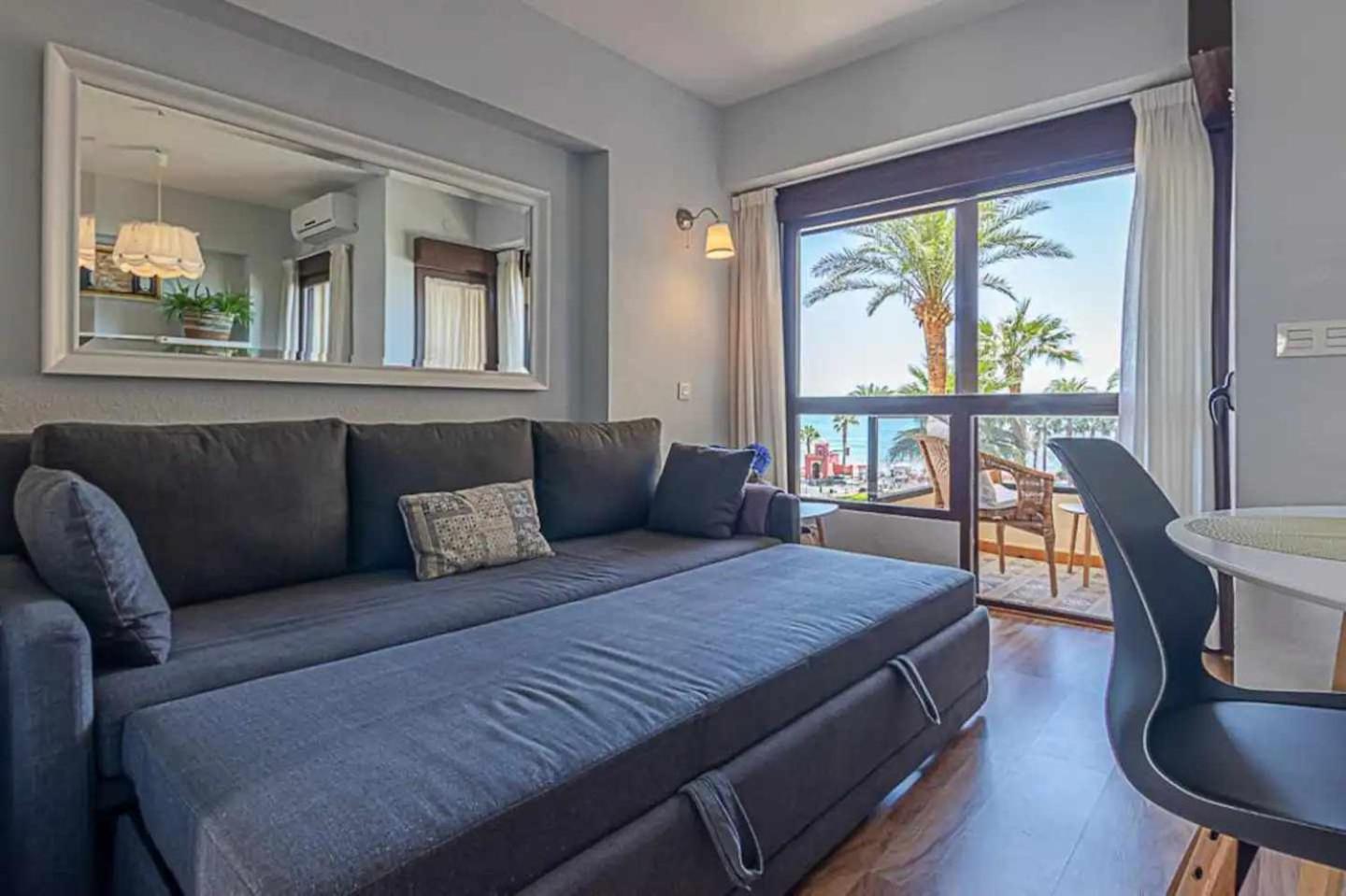 Encantador Apartamento En Primera Linea De Playa Benalmádena Zewnętrze zdjęcie